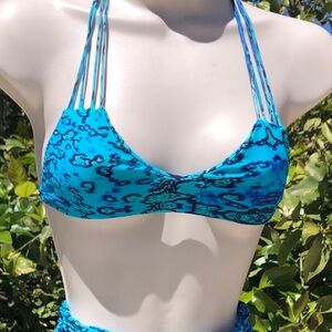 Mikoh Ocean Blue Patterned Women's Bikini Top
